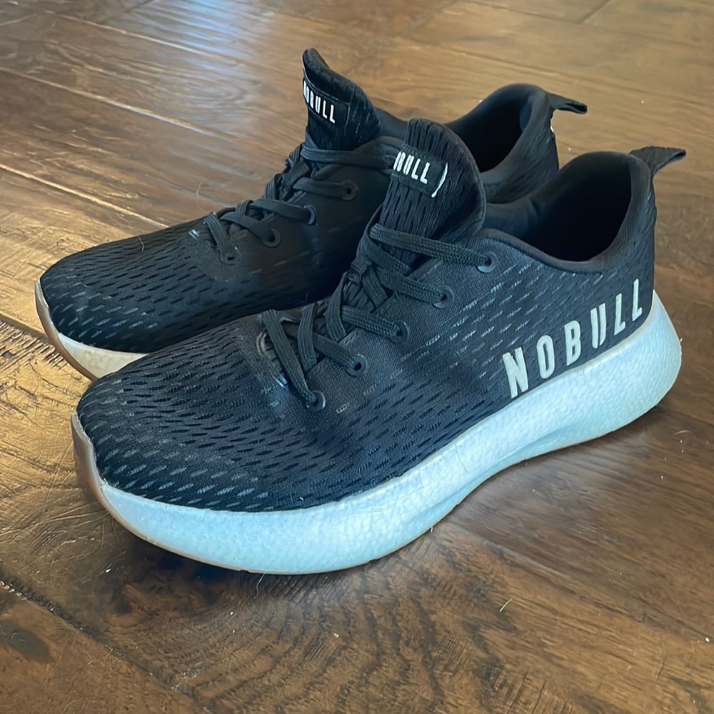 NOBULL Runner+ Black/Gum Size 10.5